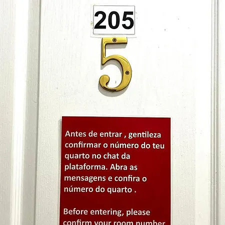 Δωμάτια σε οικογενειακή κατοικία Apartamento Bernardim Ribeiro - 2ª Andar