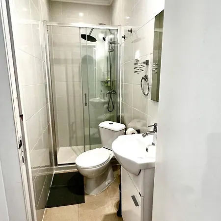 Δωμάτια σε οικογενειακή κατοικία Apartamento Bernardim Ribeiro - 2ª Andar