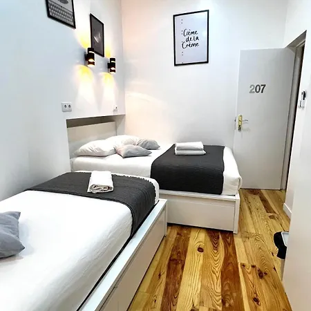 Privat bolig Apartamento Bernardim Ribeiro - 2ª Andar *