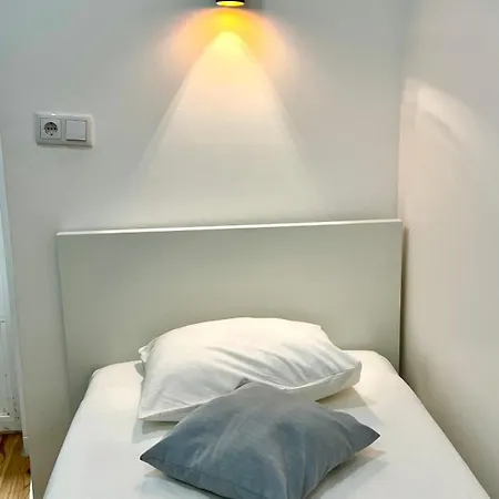 Apartamento Bernardim Ribeiro - 2ª Andar