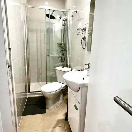 Apartamento Bernardim Ribeiro - 2ª Andar Ubytování v soukromí *