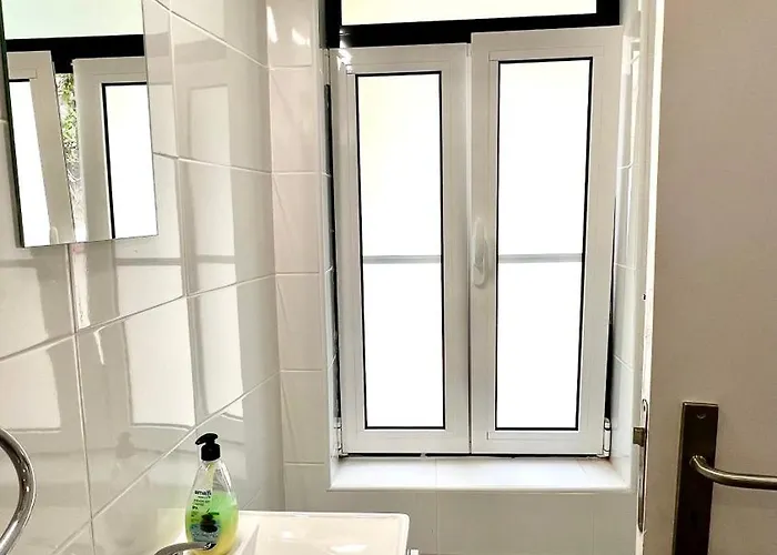 Pansiyon Apartamento Bernardim Ribeiro - 2ª Andar *