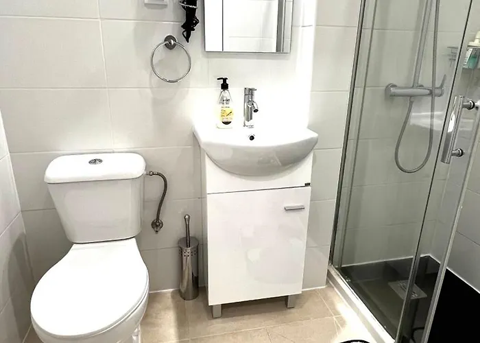 Bernardim Ribeiro - 2ª Andar منزل للإقامة Lisboa