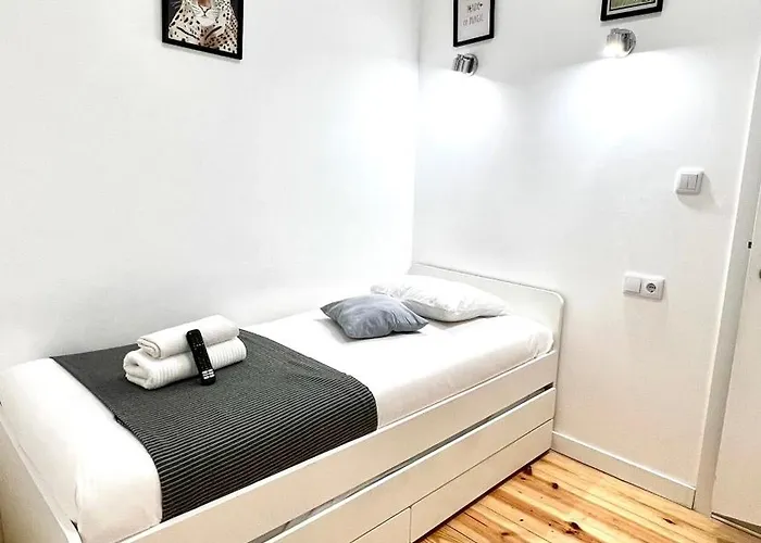 Bernardim Ribeiro - 2ª Andar منزل للإقامة