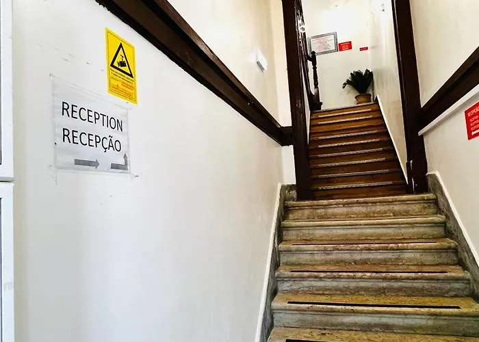 Bernardim Ribeiro - 2ª Andar منزل للإقامة *