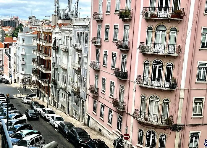 Apartamento Bernardim Ribeiro - 2ª Andar * Lisboa