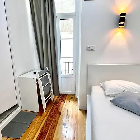 Apartamento Bernardim Ribeiro - 2ª Andar * ליסבון