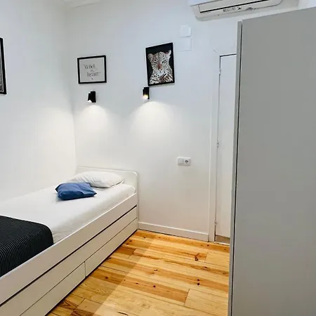 Apartamento Bernardim Ribeiro - 2ª Andar *