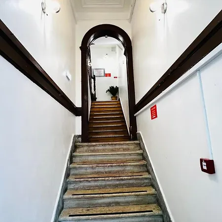 Apartamento Bernardim Ribeiro - 2ª Andar