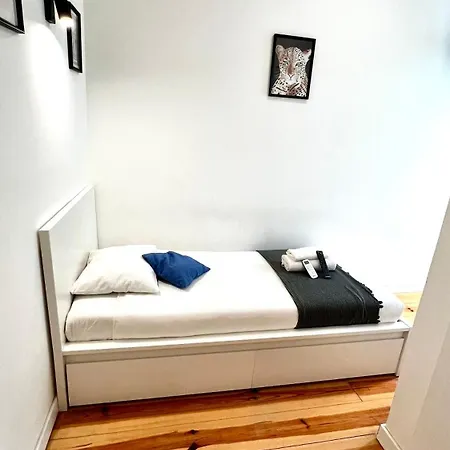 בית אירוח Apartamento Bernardim Ribeiro - 2ª Andar ליסבון